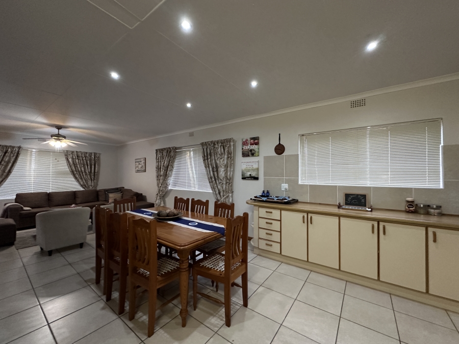 4 Bedroom Property for Sale in Stilbaai Wes Western Cape